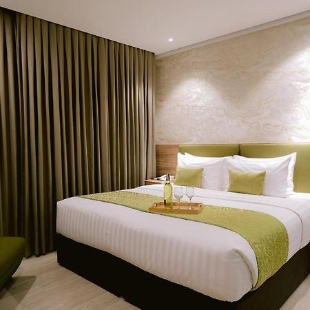 Goldberry Suites And Hotel Cebu Exteriör bild
