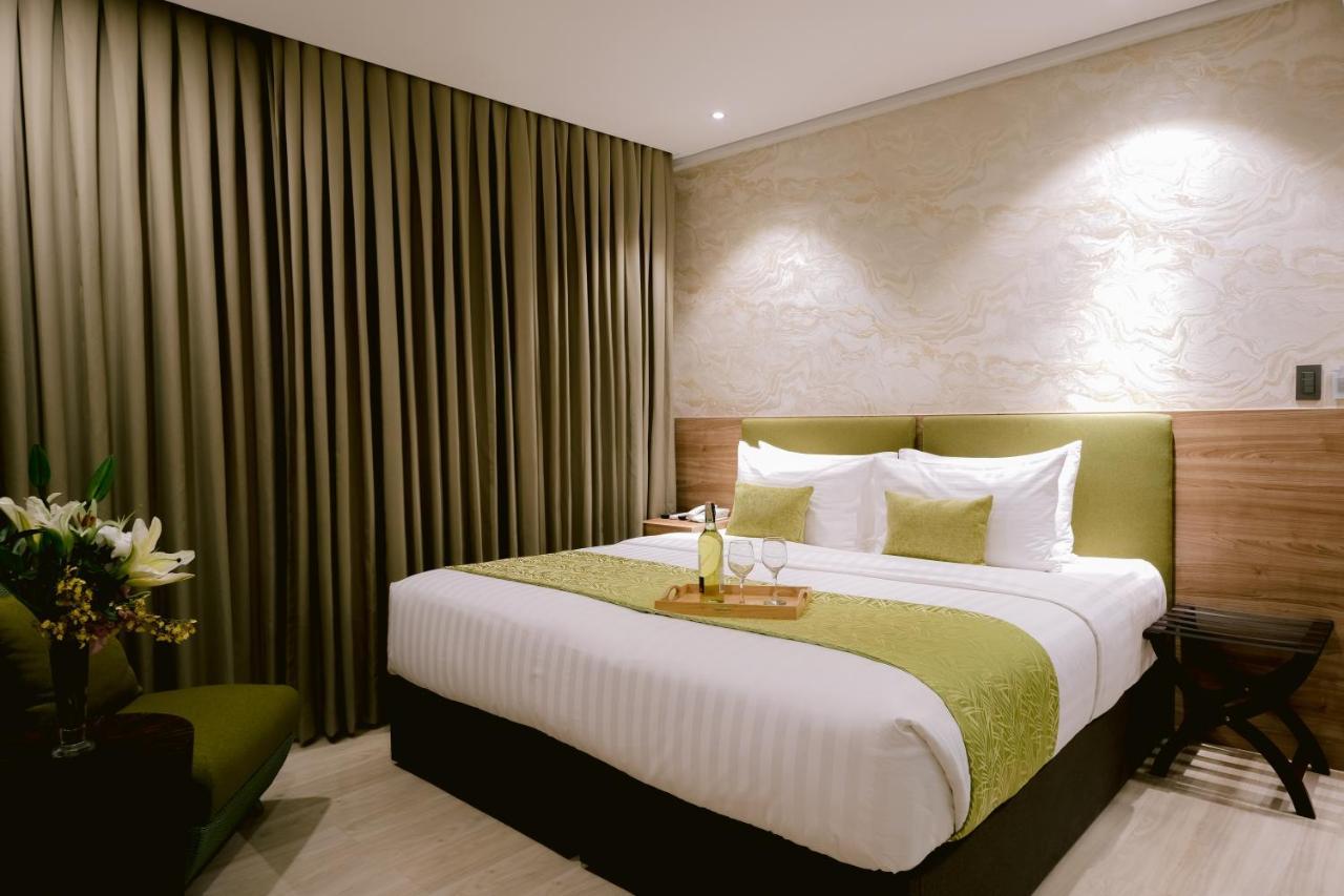 Goldberry Suites And Hotel Cebu Exteriör bild
