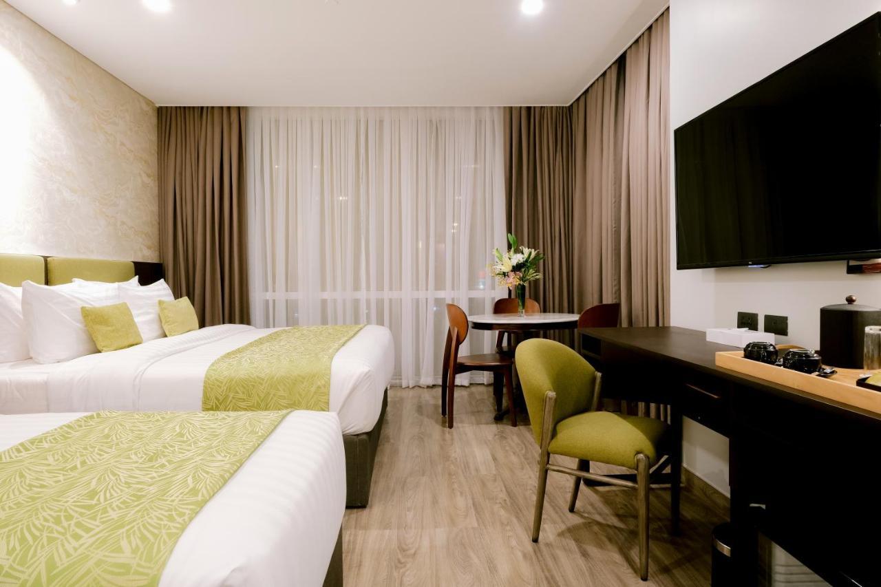 Goldberry Suites And Hotel Cebu Exteriör bild
