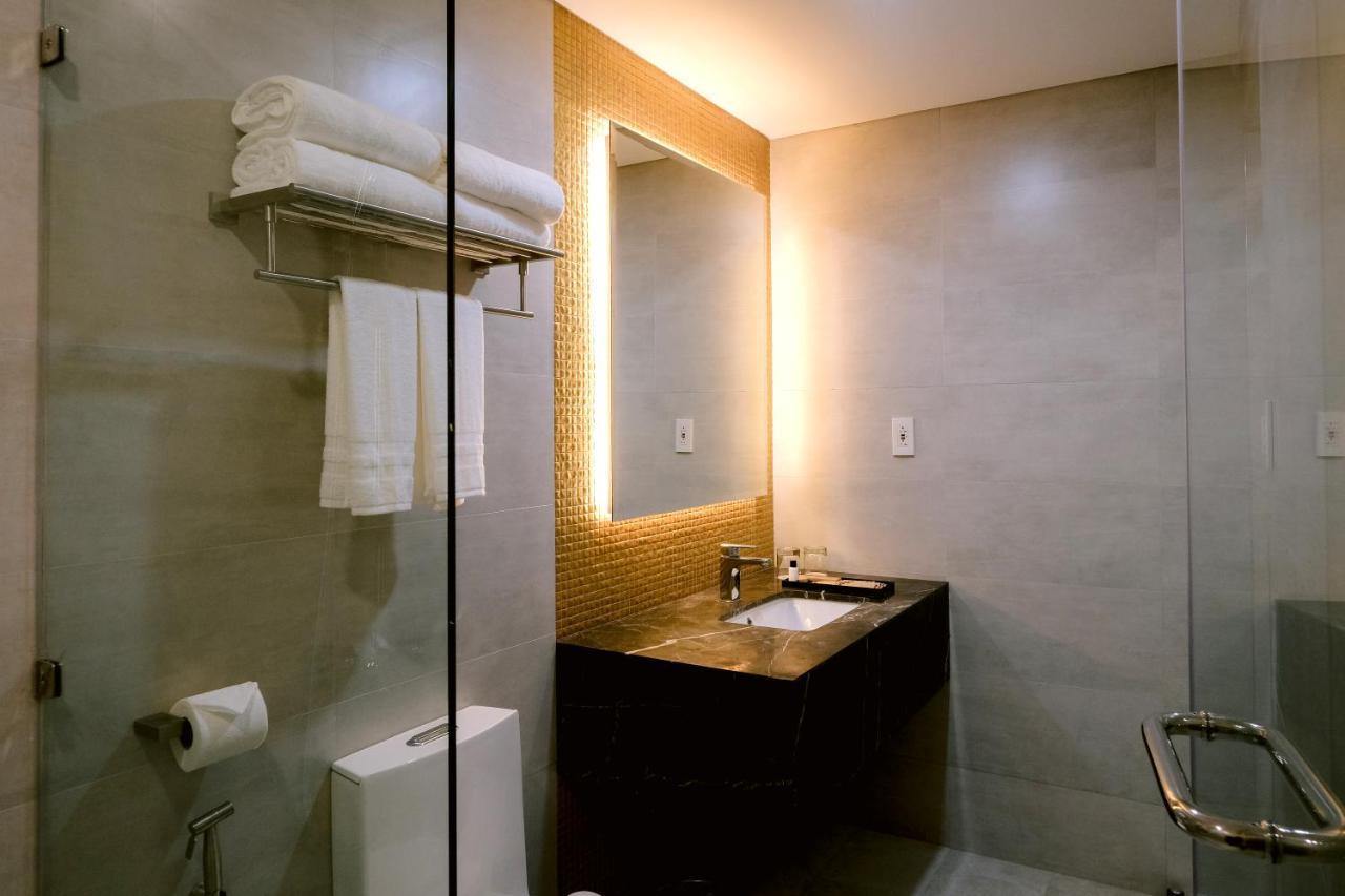 Goldberry Suites And Hotel Cebu Exteriör bild