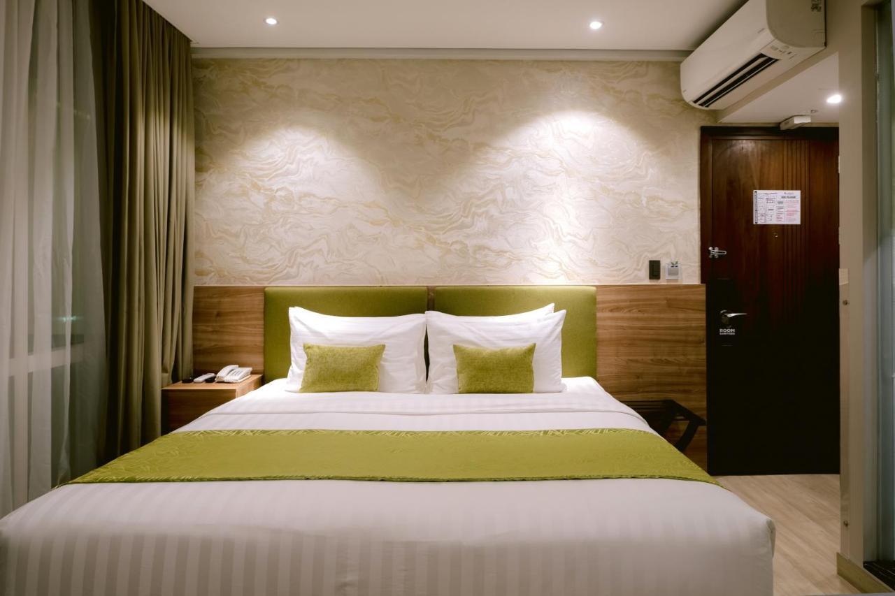 Goldberry Suites And Hotel Cebu Exteriör bild