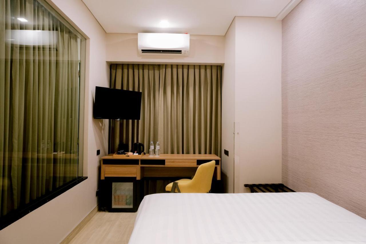 Goldberry Suites And Hotel Cebu Exteriör bild